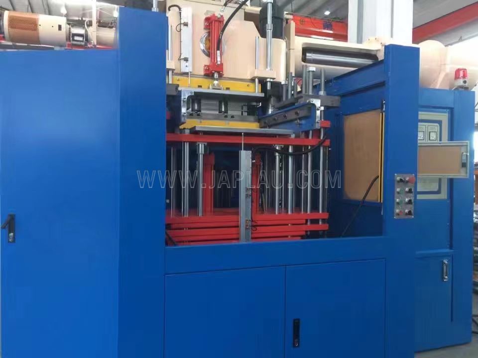 Rubber  injection machine