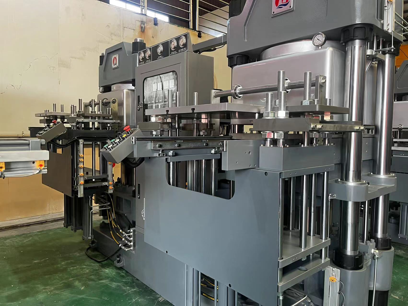 How to Know Rubber Molding Machine Feature?