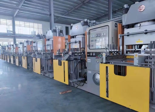 What are the benefits of a rubber vacuum machine?