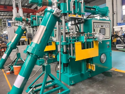 What's the rubber molding machine before operation?